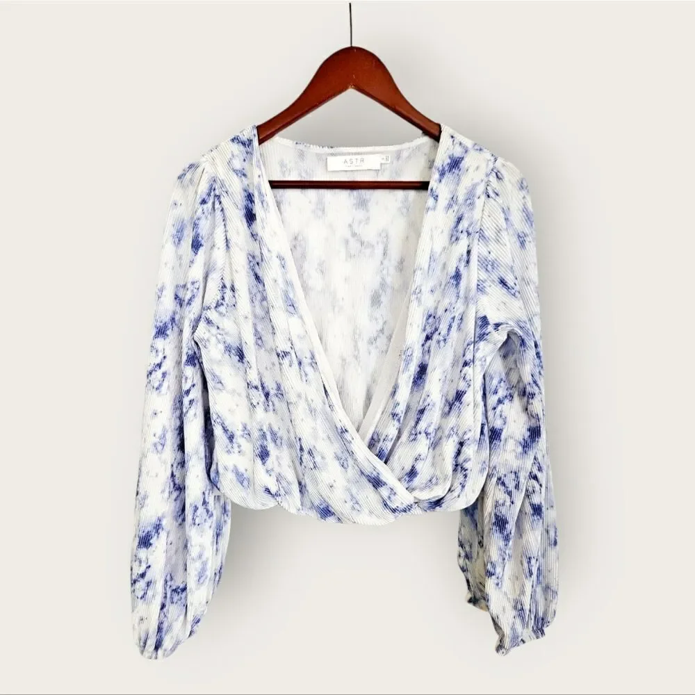 ASTR The Label Pleated Surplice Crepe Split Faux Wrap Balloon Sleeve Blouse S
